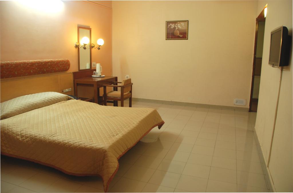 Hotel Raviraj Pune Exterior foto