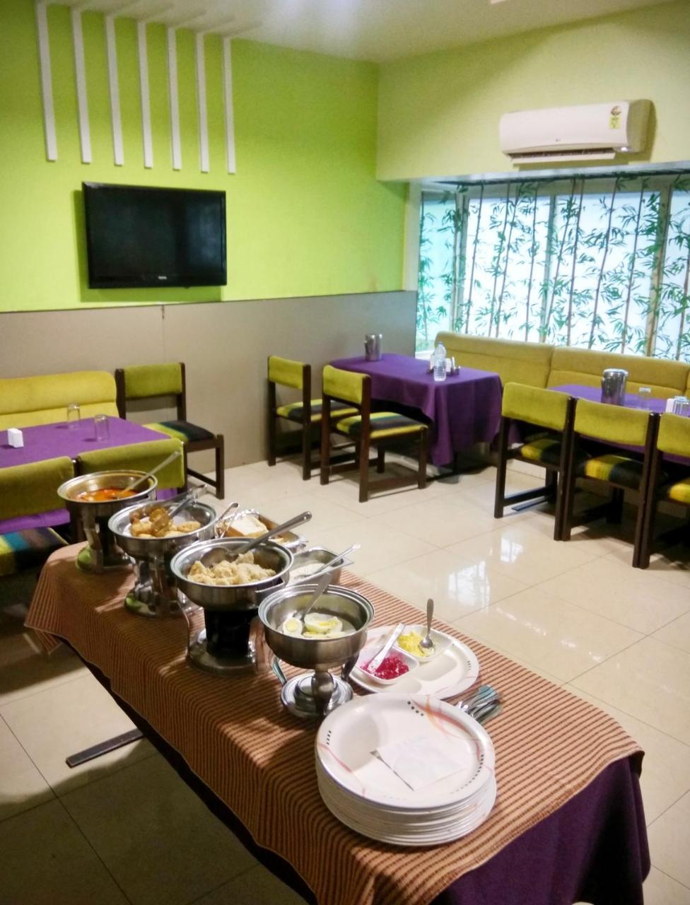 Hotel Raviraj Pune Exterior foto