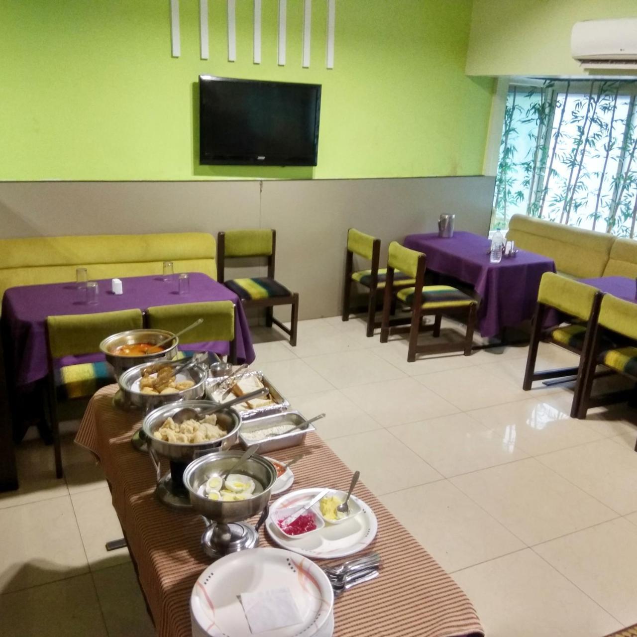 Hotel Raviraj Pune Exterior foto